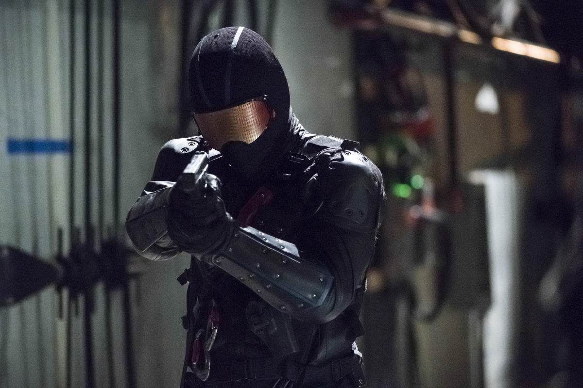 Arrow The Terminator Is Back In The New Promo And Photos From Season 6 Episode 5 Deathstroke 6744